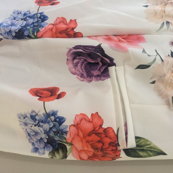 White floral printed slim fit pant *New* - Picture 3 of 5